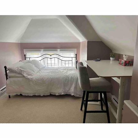 Elevated Entertainment Sleep Suite Cleveland Extérieur photo